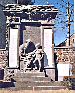 monument aux morts Saint-Sauves